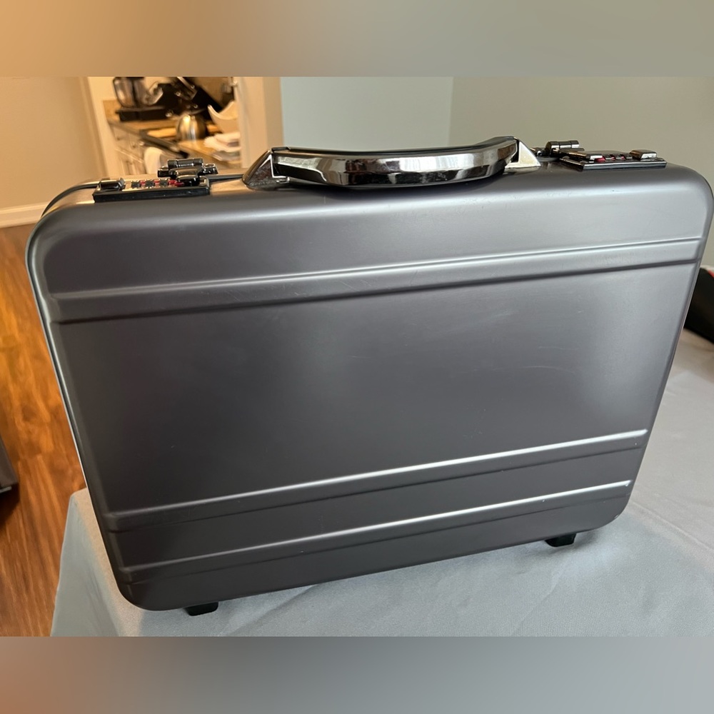 Samsonite® Delegate 3.1 Polycarbonate Attaché, 18"H x 14"W x 4"D, Gun Metal Gray